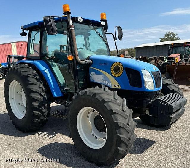 Image of New Holland T5070 equipment image 2