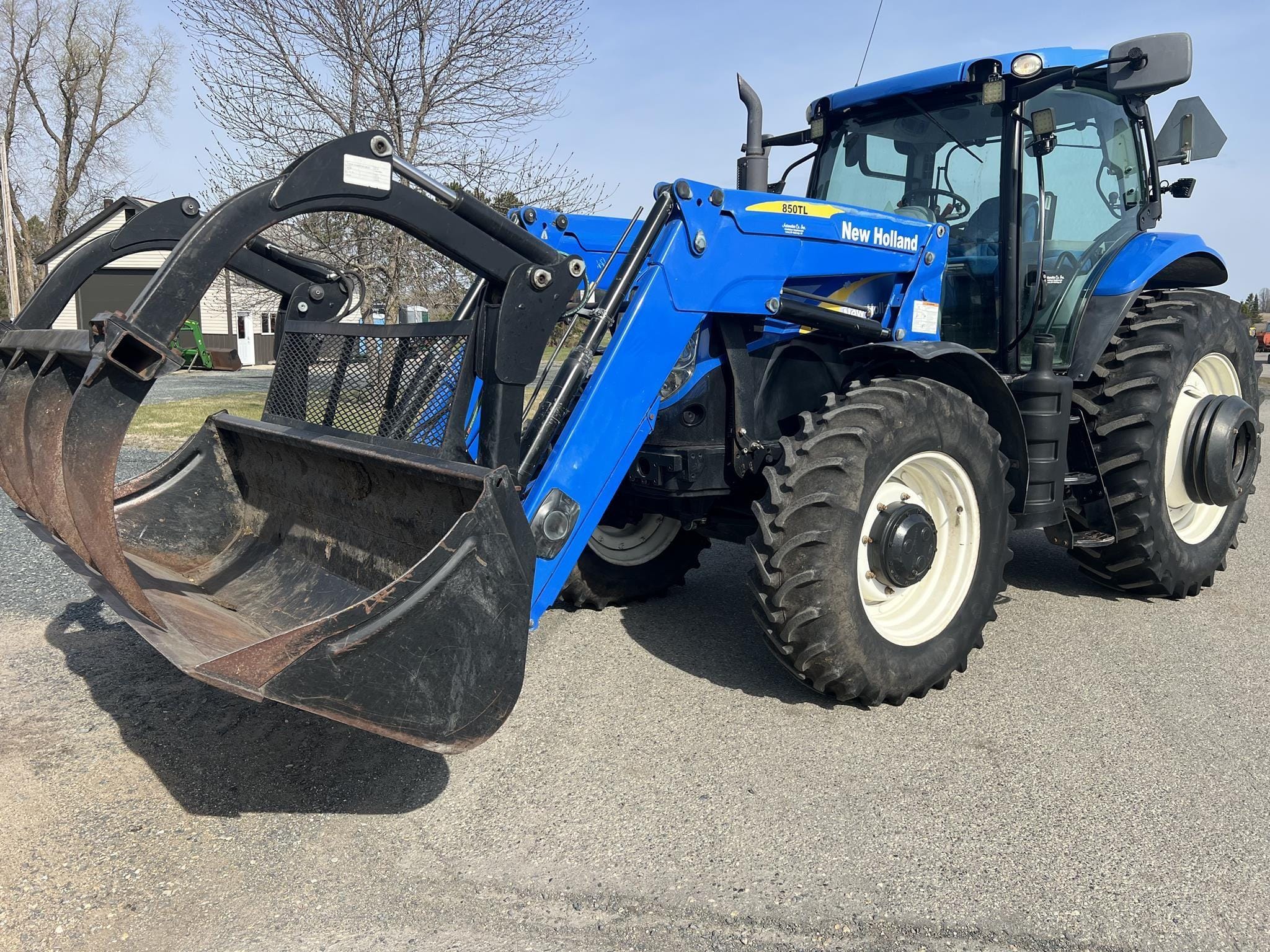 2012 New Holland T6070 Elite Equipment Image0