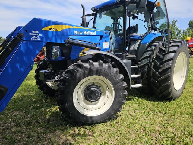 Image of New Holland T6070 Plus equipment image 1
