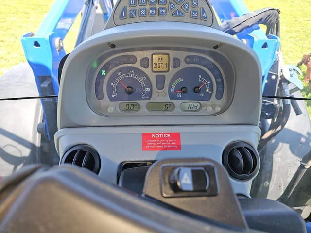 Image of New Holland T6070 Plus equipment image 4