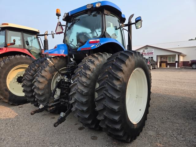 Image of New Holland T7.200 equipment image 2