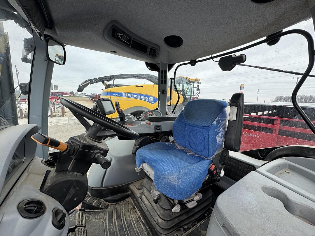 Image of New Holland T7.210 Image 1