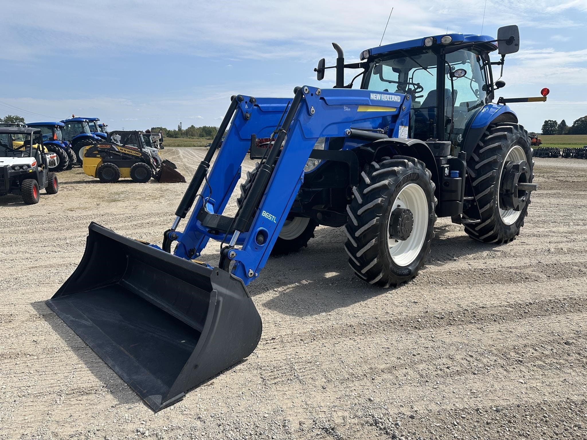 2012 New Holland T7.260 Equipment Image0