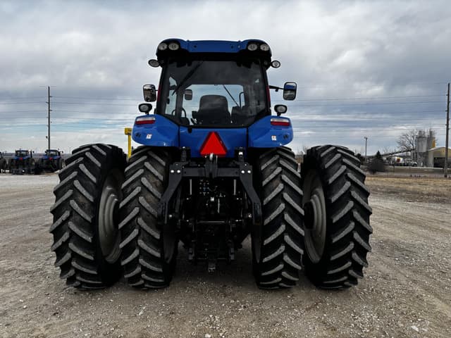 Image of New Holland T8.275 equipment image 2