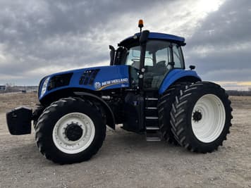 Main image New Holland T8.275