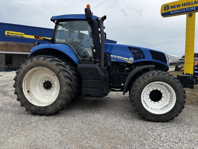 Image of New Holland T8.275 equipment image 3