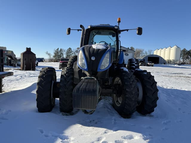 Image of New Holland T8.275 equipment image 2