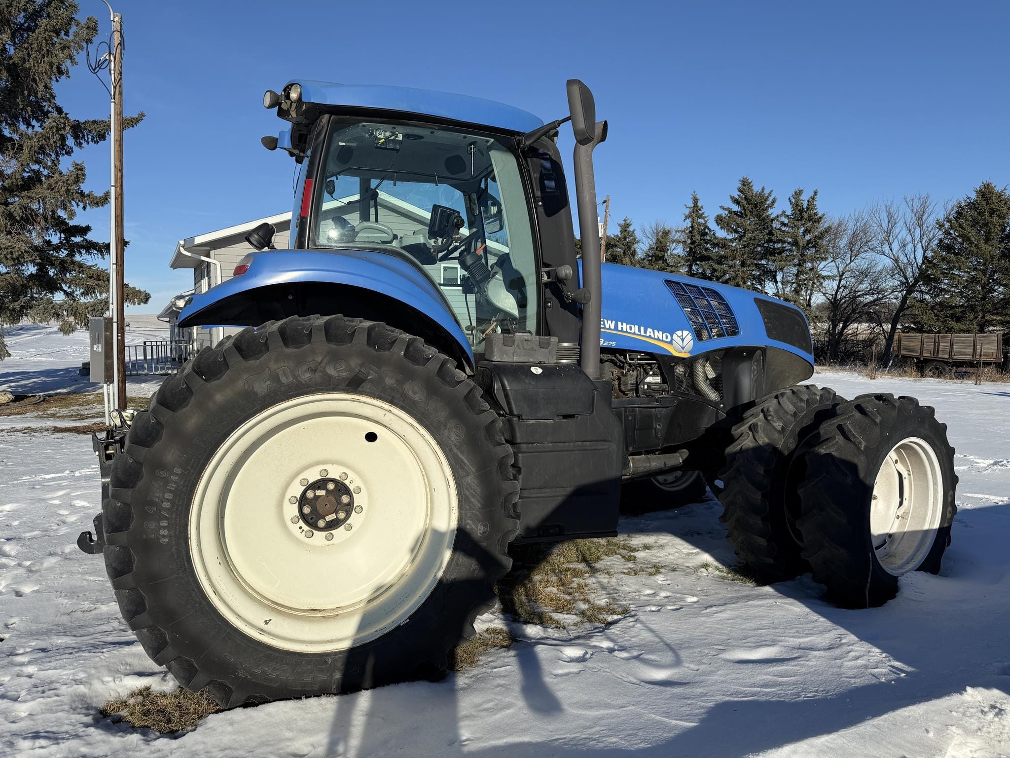 2012 New Holland T8.275 Equipment Image0