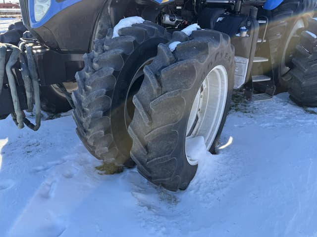 Image of New Holland T8.275 equipment image 3