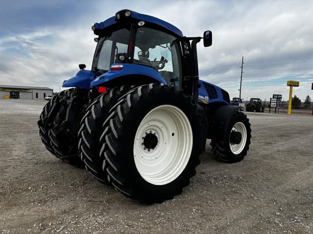 Image of New Holland T8.275 equipment image 3
