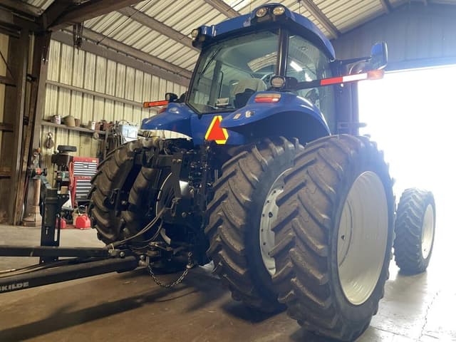 Image of New Holland T8.300 equipment image 3