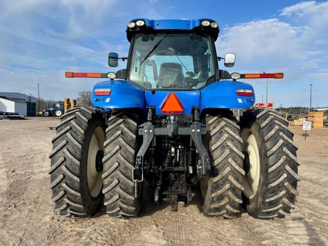 Image of New Holland T8.300 equipment image 4