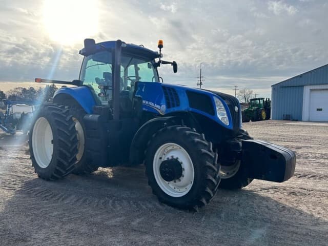 Image of New Holland T8.300 equipment image 2