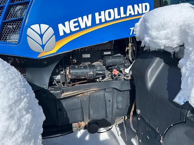 Image of New Holland T8.300 equipment image 4