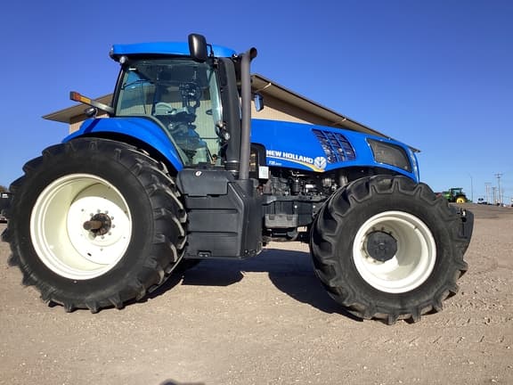 Image of New Holland T8.300 equipment image 2