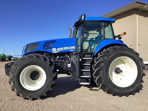 Image of New Holland T8.300 equipment image 3