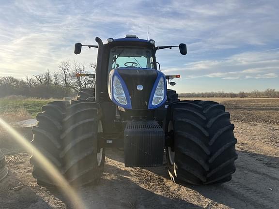 Image of New Holland T8.300 equipment image 4