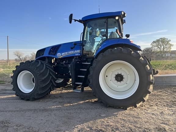 Image of New Holland T8.300 equipment image 2