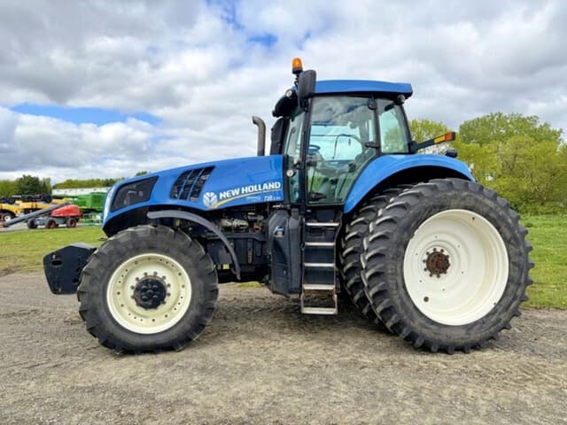 Image of New Holland T8.330 equipment image 2