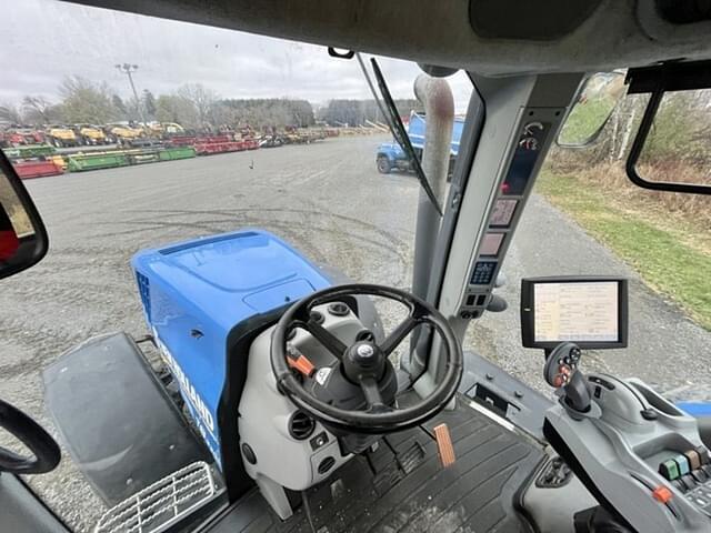 Image of New Holland T8.330 equipment image 3