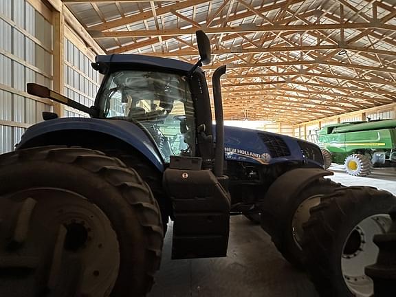 Image of New Holland T8.330 equipment image 2