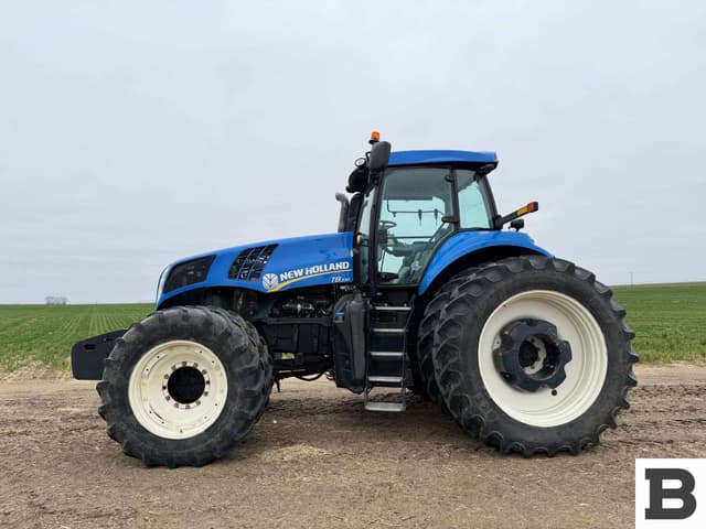 Image of New Holland T8.330 equipment image 1