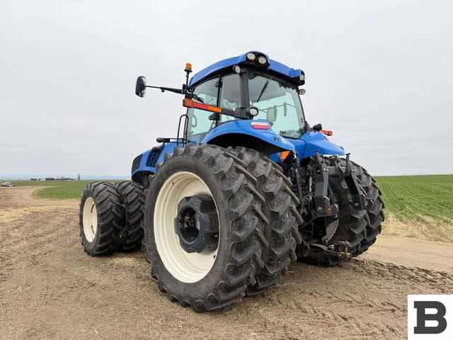 Image of New Holland T8.330 equipment image 2