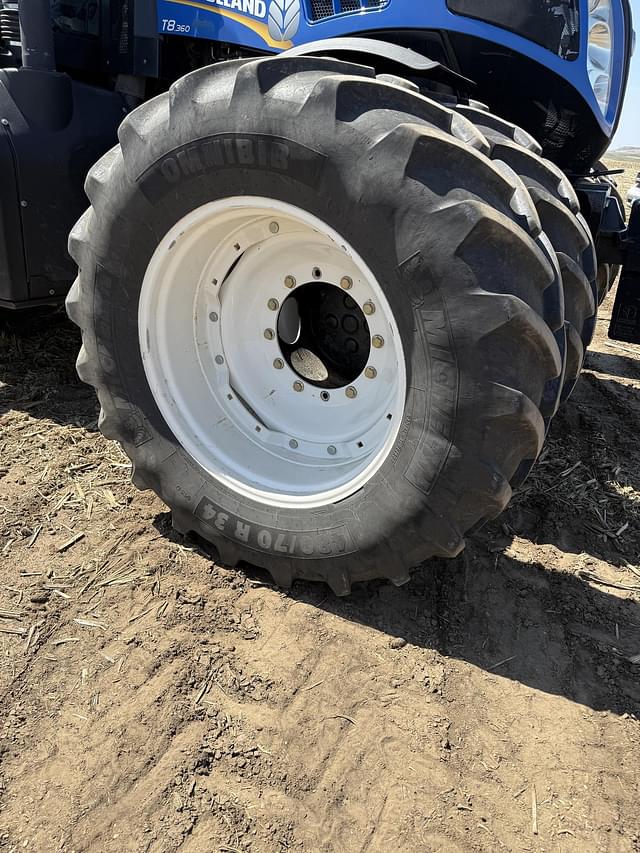 Image of New Holland T8.360 equipment image 2