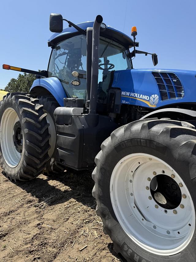 Image of New Holland T8.360 equipment image 3
