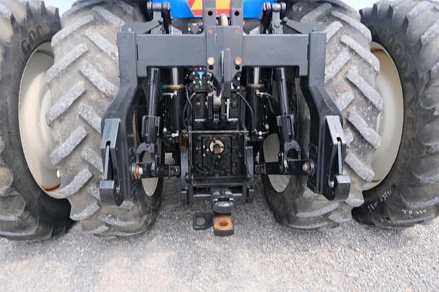 Image of New Holland T8.390 equipment image 4