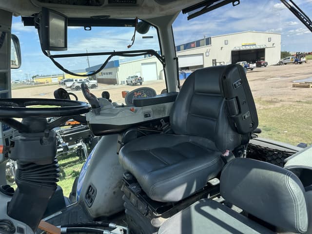 Image of New Holland T8.390 equipment image 4