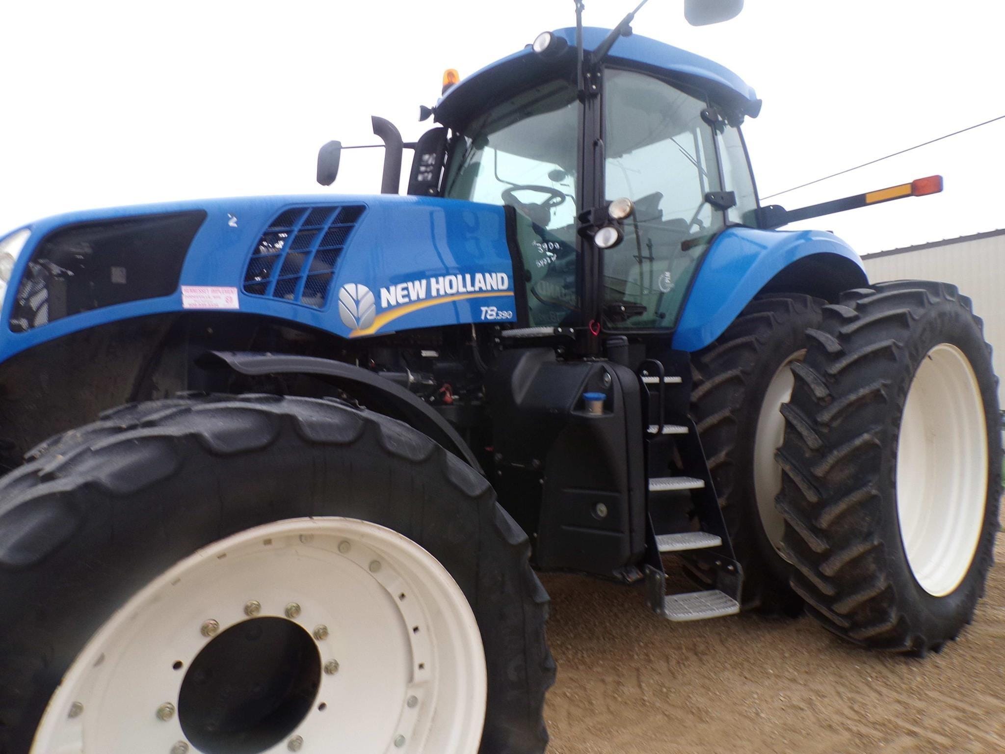 2012 New Holland T8.390 Equipment Image0