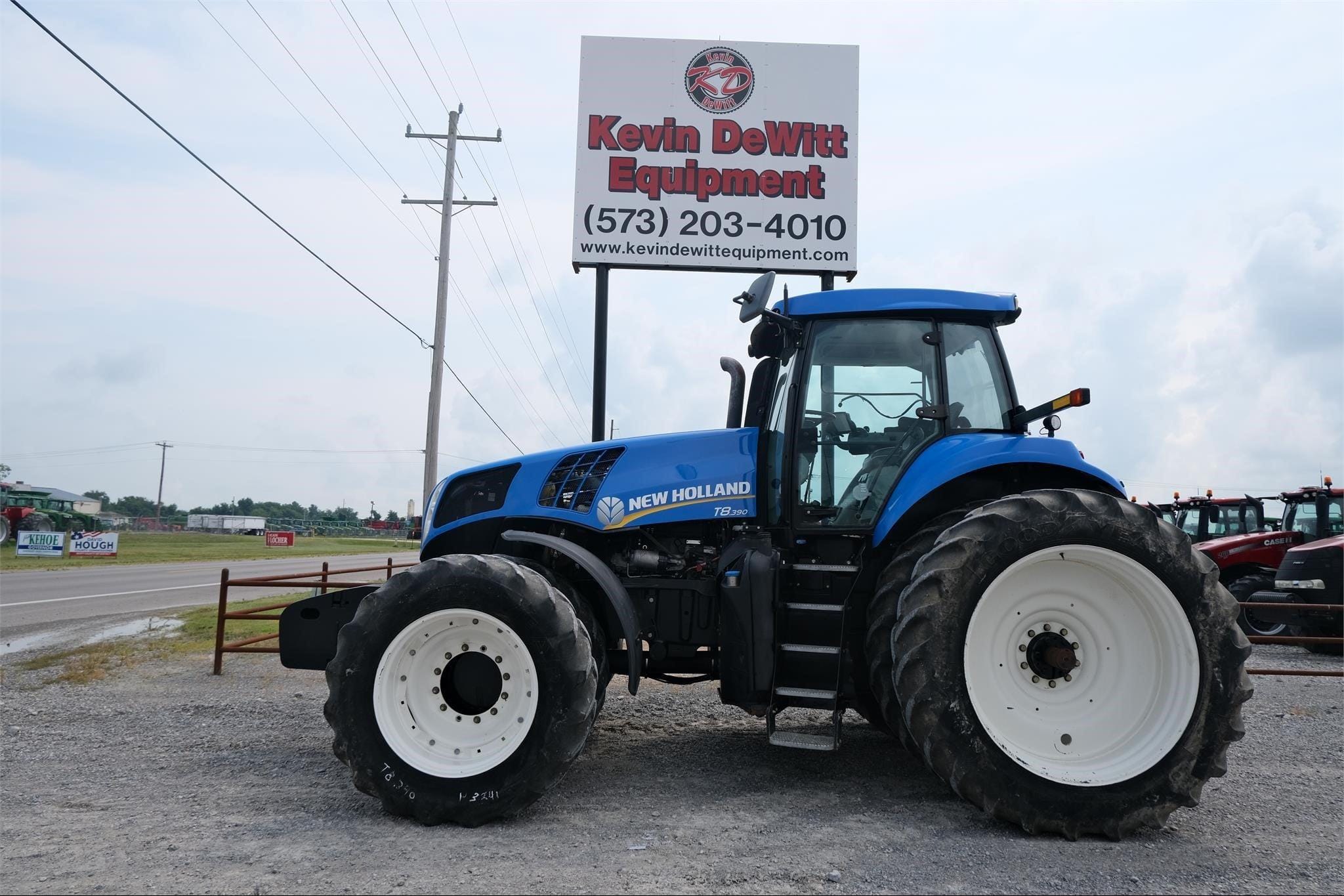 2012 New Holland T8.390 Equipment Image0