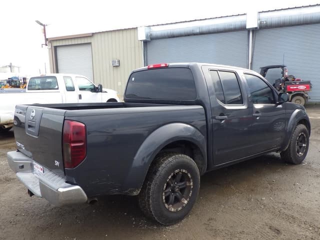 Image of Nissan Frontier equipment image 2