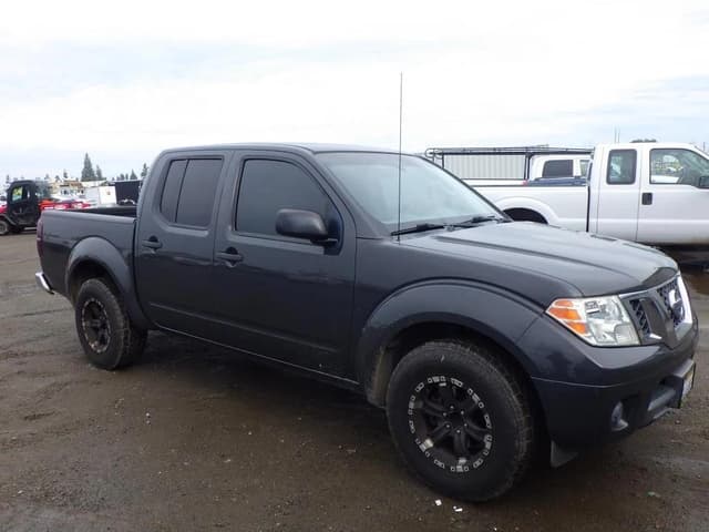 Image of Nissan Frontier equipment image 1