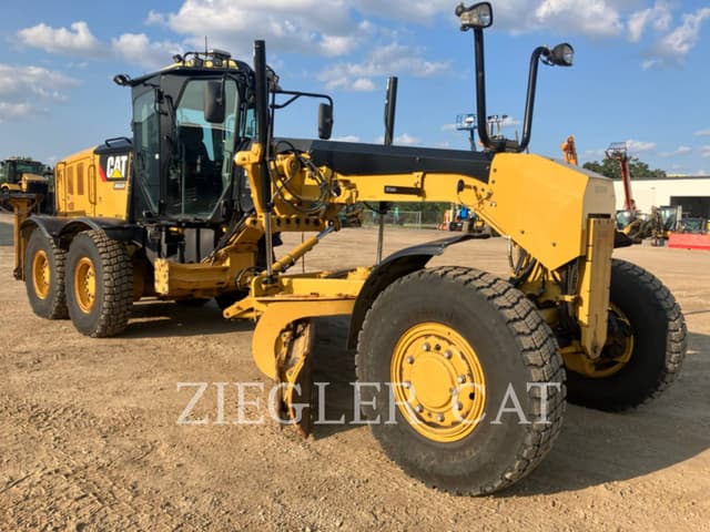 Image of Caterpillar 12M2AWD equipment image 1