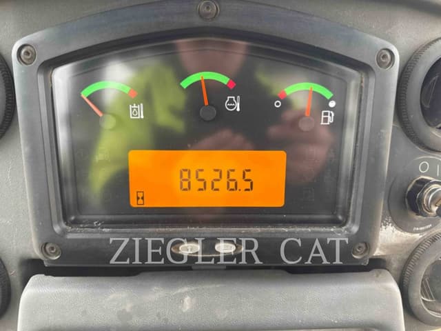 Image of Caterpillar D5K2 LGP equipment image 4