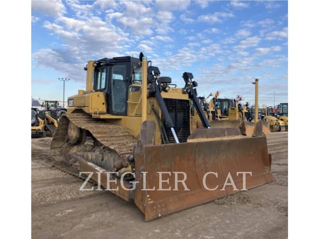 Image of Caterpillar D6T LGP equipment image 1