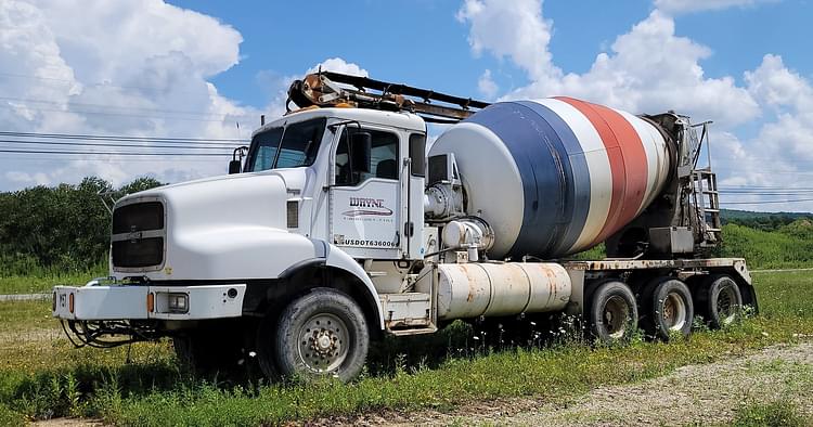 2004 Oshkosh F2348 Equipment Image0
