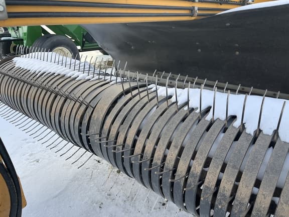 Image of Oxbo 334 equipment image 2