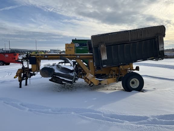 Image of Oxbo 334 equipment image 1