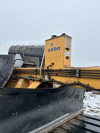 Image of Oxbo 334 equipment image 4