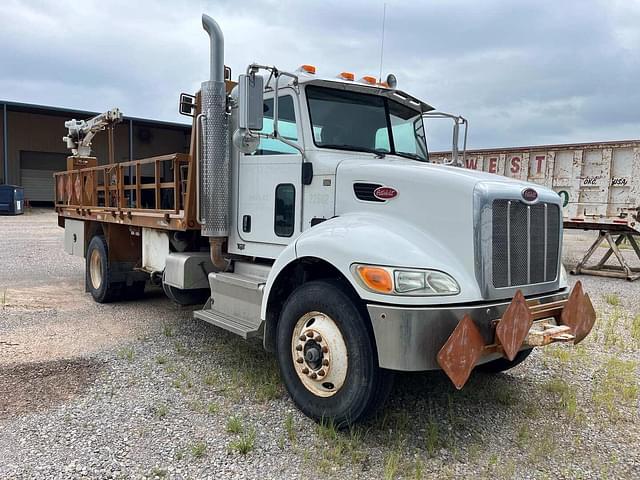 Image of Peterbilt 337 equipment image 2