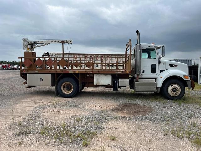 Image of Peterbilt 337 equipment image 3