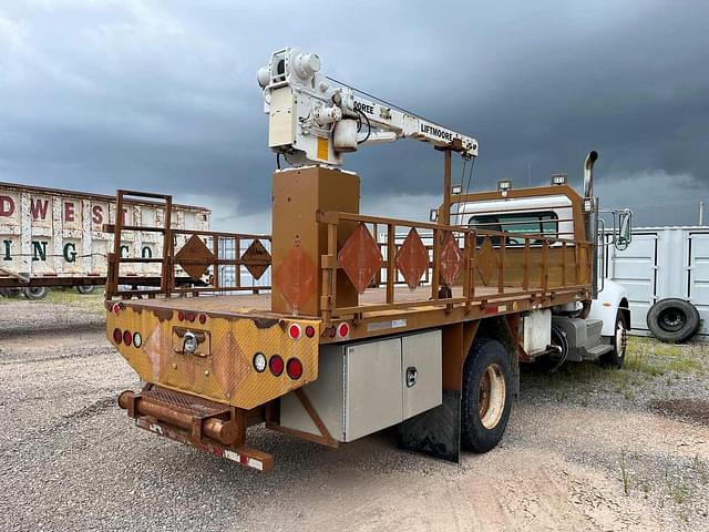 Image of Peterbilt 337 equipment image 4