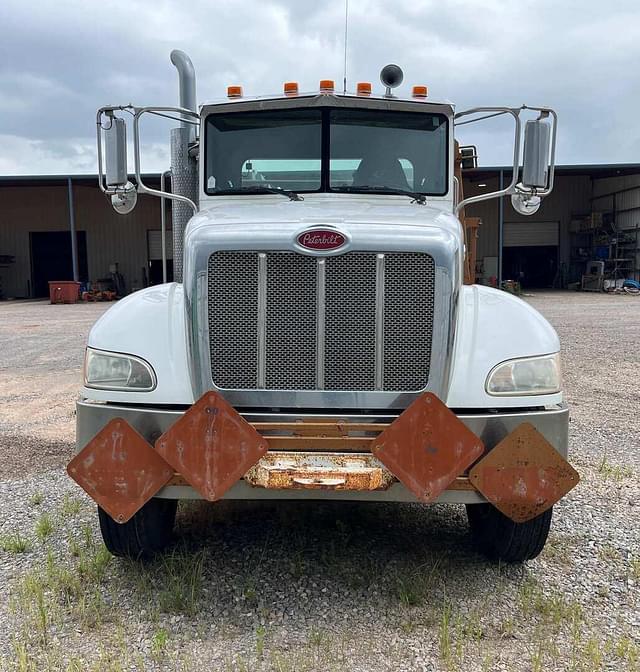 Image of Peterbilt 337 equipment image 1