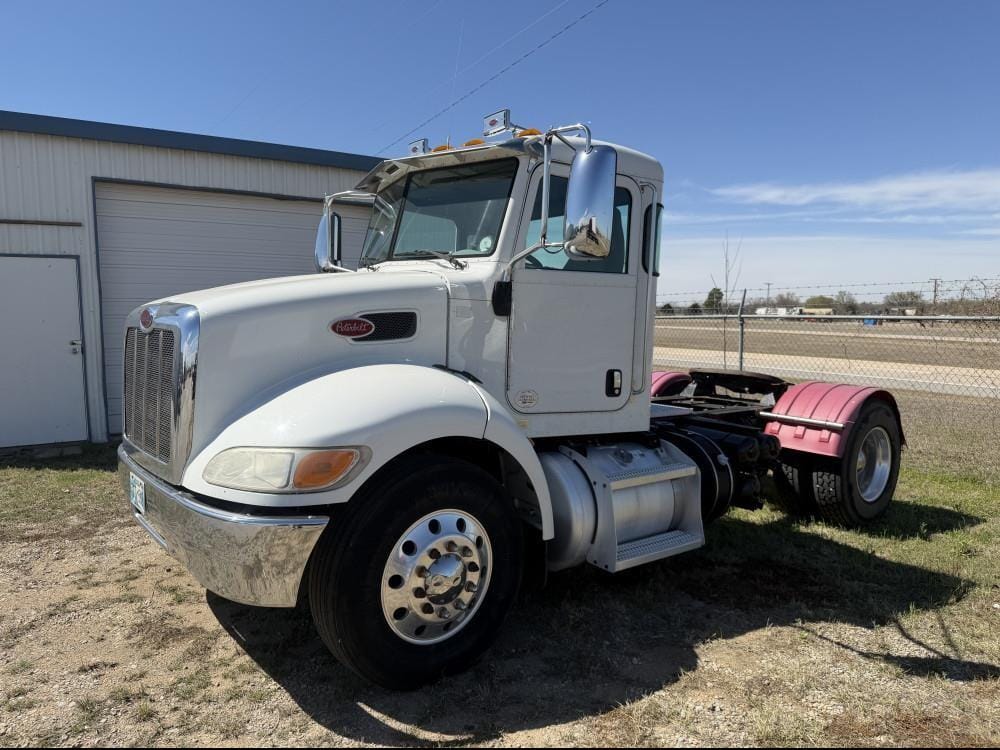 2012 Peterbilt 337 Equipment Image0