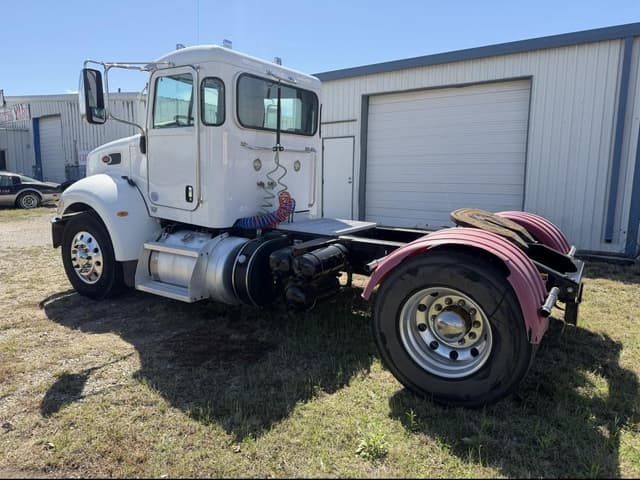 Image of Peterbilt 337 equipment image 2