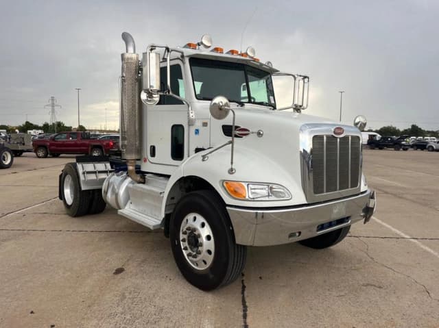 Image of Peterbilt 337 equipment image 2