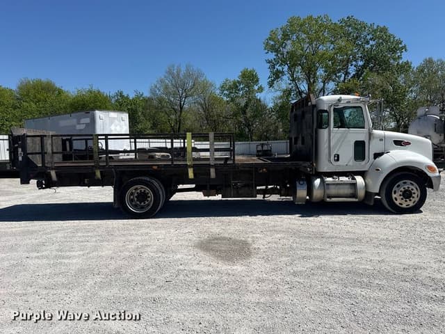 Image of Peterbilt 337 equipment image 3